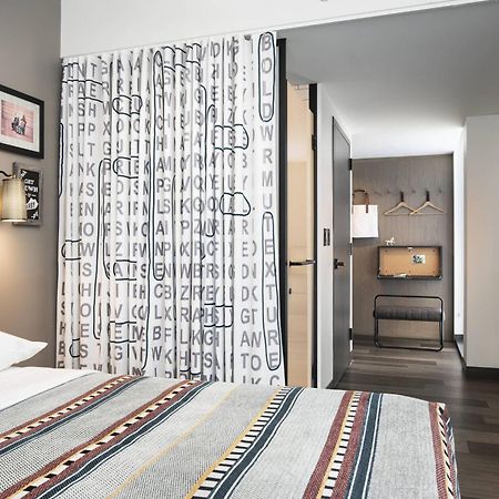 Moxy Louisville Downtown Exterior foto